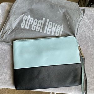 Street level pouch medium/large size in blue and black